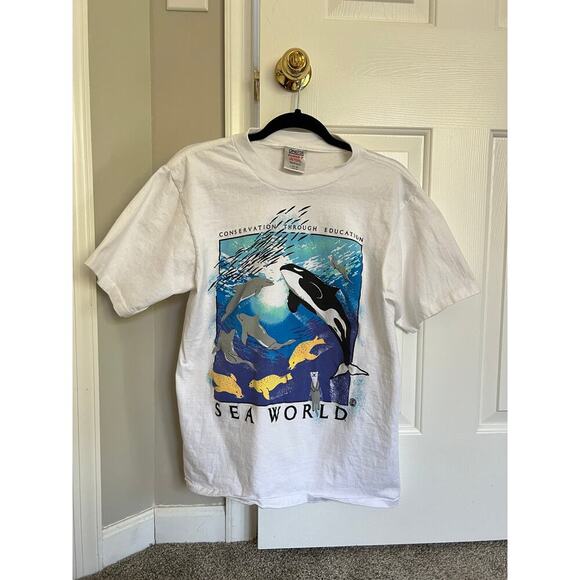 Vintage Y2K Sea World Orca Whale Graphic Tee - Picture 2 of 5